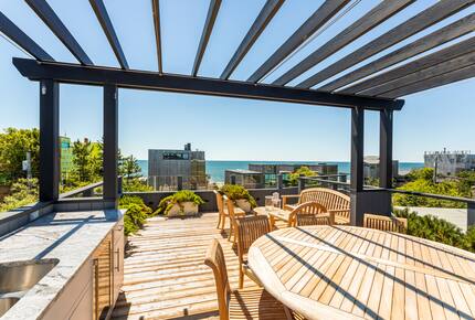 Luxury Fire Island Home with Rooftop Bar, Pool & Panoramic Views - Fire Island Pines, New York