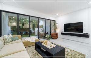 Luxury Grove Getaway – Designer Interiors & Tropical Vibes - Miami, Florida