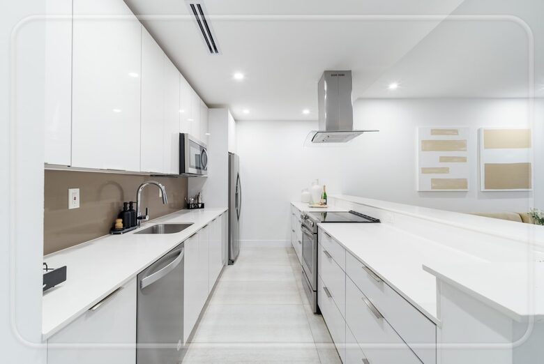 Luxury Grove Getaway – Designer Interiors & Tropical Vibes - Miami, Florida