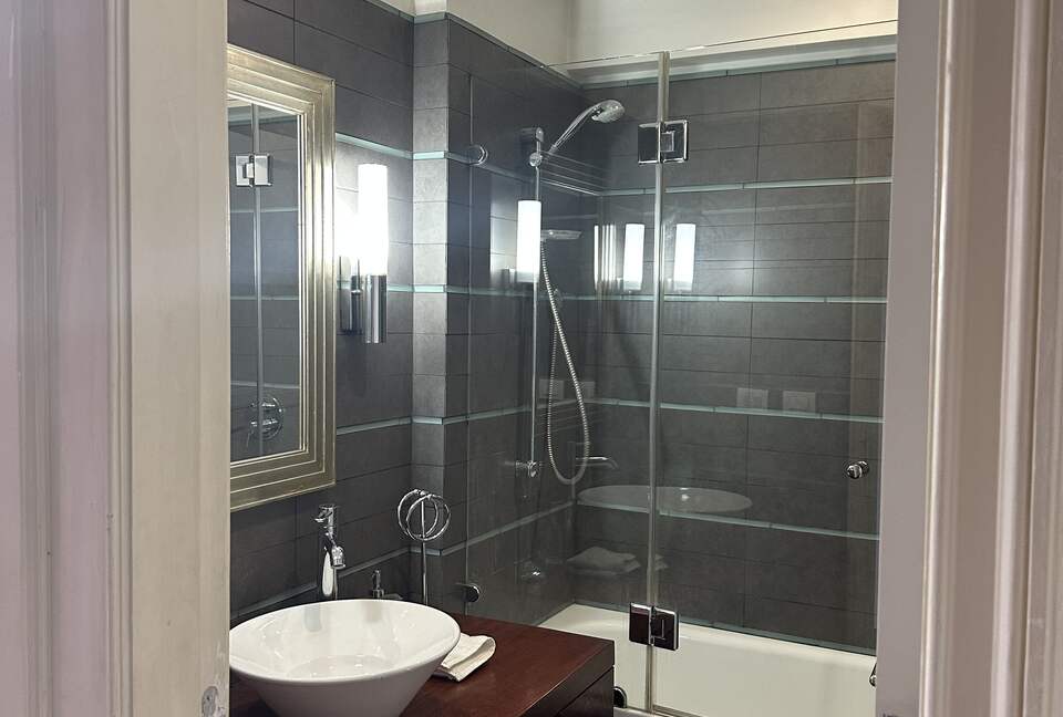 Andean View Apartment in Historic Lastarria - Santiago, Chile