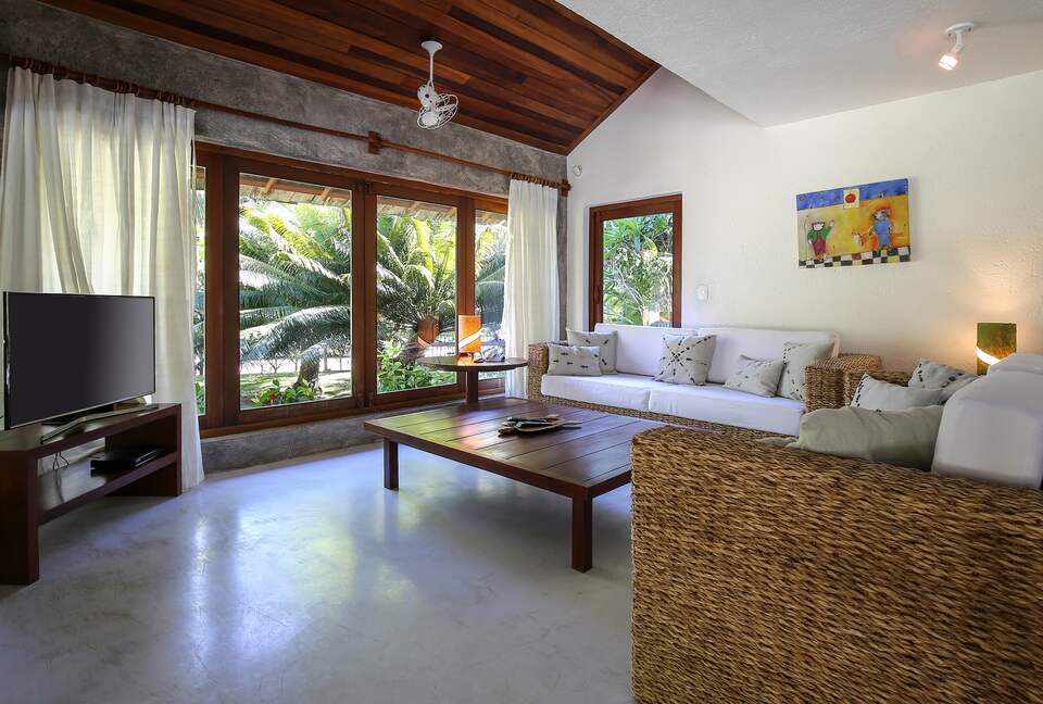 Casa Verde: An Artistic Retreat in the Forests of Trancoso - Trancoso, Brazil