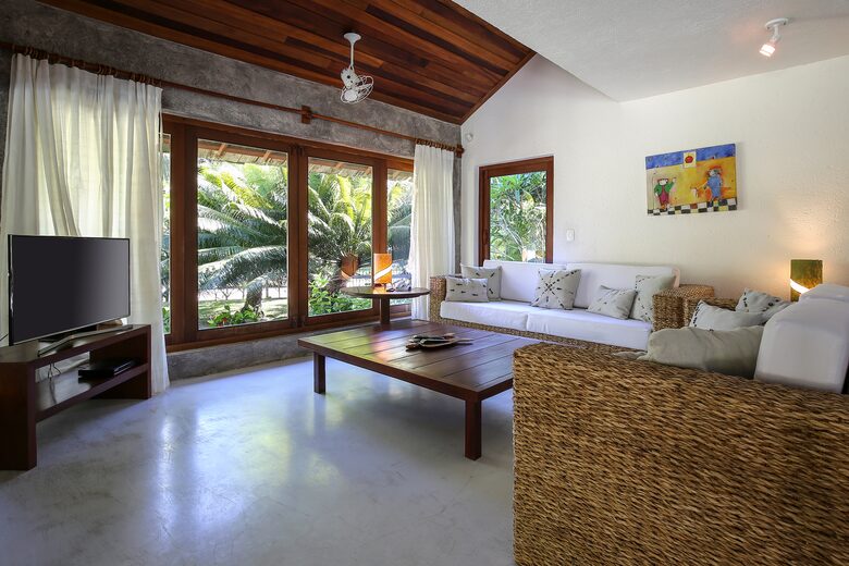 Casa Verde: An Artistic Retreat in the Forests of Trancoso - Trancoso, Brazil