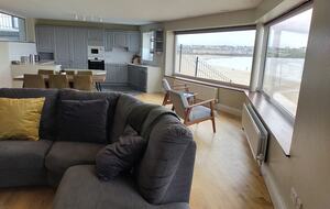 Inviting Seafront Escape on the Causeway Coast - Portrush, United Kingdom
