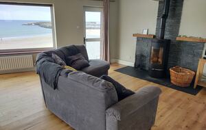 Inviting Seafront Escape on the Causeway Coast - Portrush, United Kingdom