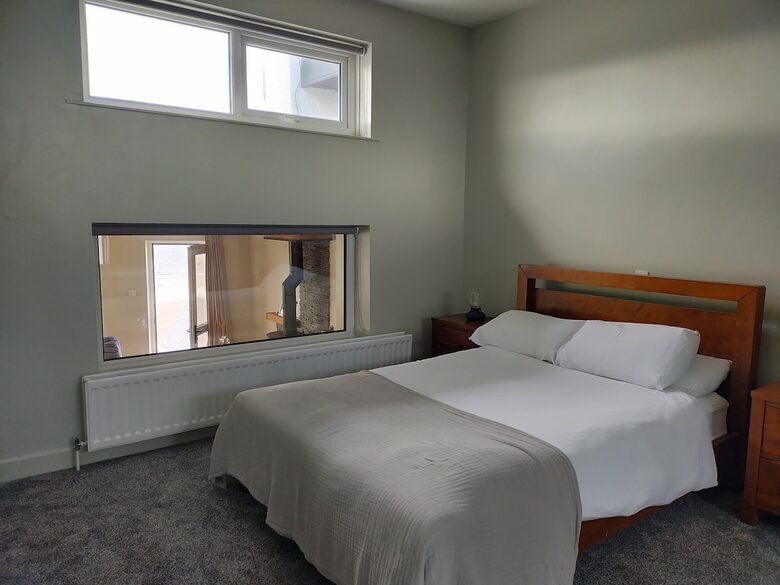 Inviting Seafront Escape on the Causeway Coast - Portrush, United Kingdom