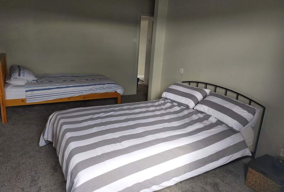 Inviting Seafront Escape on the Causeway Coast - Portrush, United Kingdom