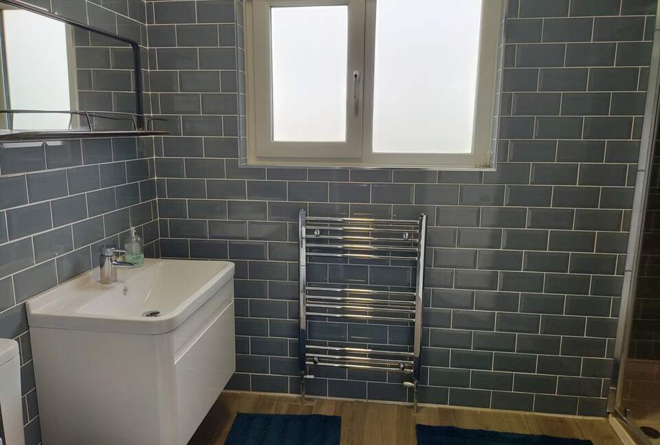 Inviting Seafront Escape on the Causeway Coast - Portrush, United Kingdom