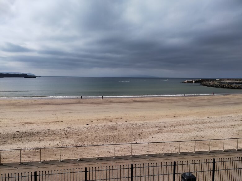 Inviting Seafront Escape on the Causeway Coast - Portrush, United Kingdom