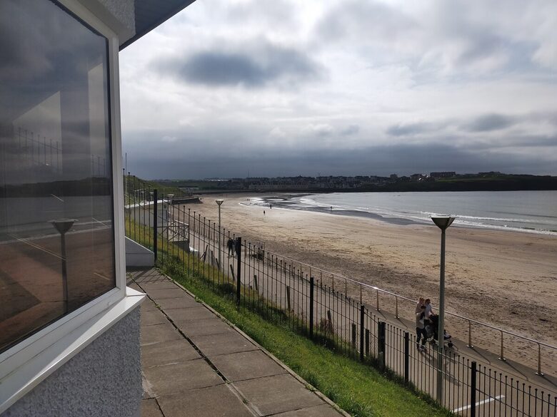 Inviting Seafront Escape on the Causeway Coast - Portrush, United Kingdom