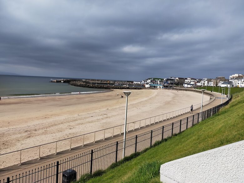 Inviting Seafront Escape on the Causeway Coast - Portrush, United Kingdom