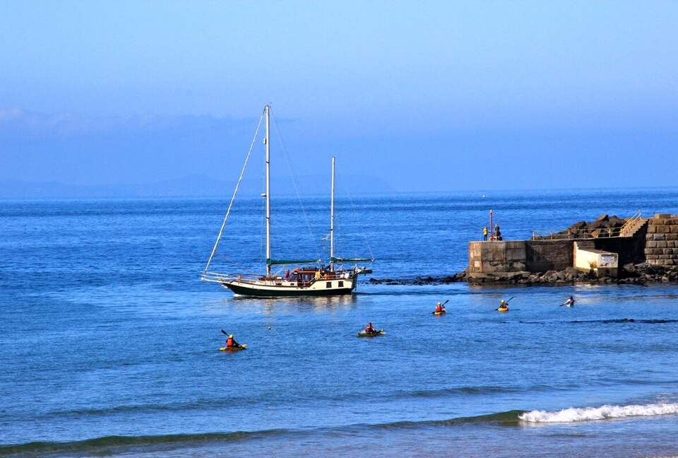Inviting Seafront Escape on the Causeway Coast - Portrush, United Kingdom