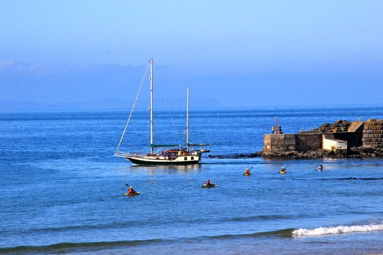 Inviting Seafront Escape on the Causeway Coast - Portrush, United Kingdom