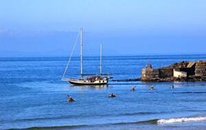 Inviting Seafront Escape on the Causeway Coast - Portrush, United Kingdom