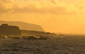 Inviting Seafront Escape on the Causeway Coast - Portrush, United Kingdom