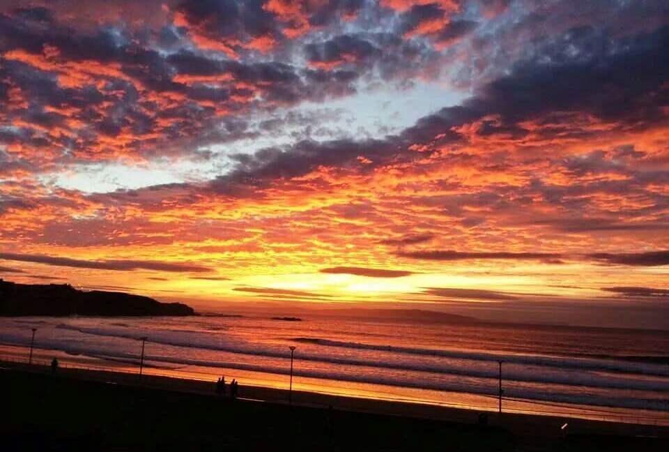 Inviting Seafront Escape on the Causeway Coast - Portrush, United Kingdom