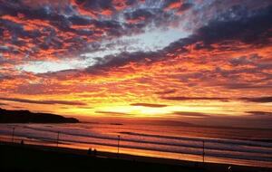 Inviting Seafront Escape on the Causeway Coast - Portrush, United Kingdom