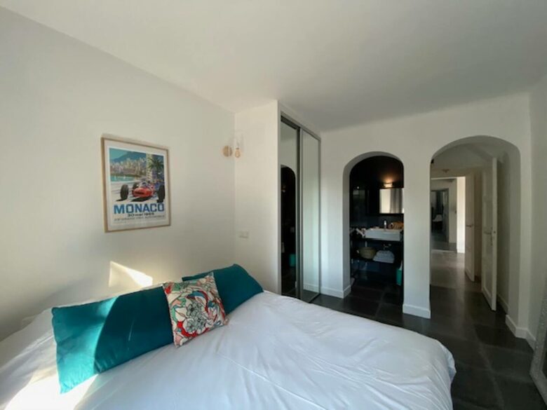 Elegant Hillside Retreat in Aix-en-Provence - Aix-en-Provence, France