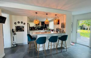 Elegant Hillside Retreat in Aix-en-Provence - Aix-en-Provence, France