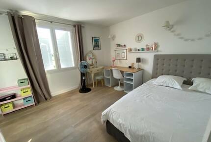 Elegant Hillside Retreat in Aix-en-Provence - Aix-en-Provence, France