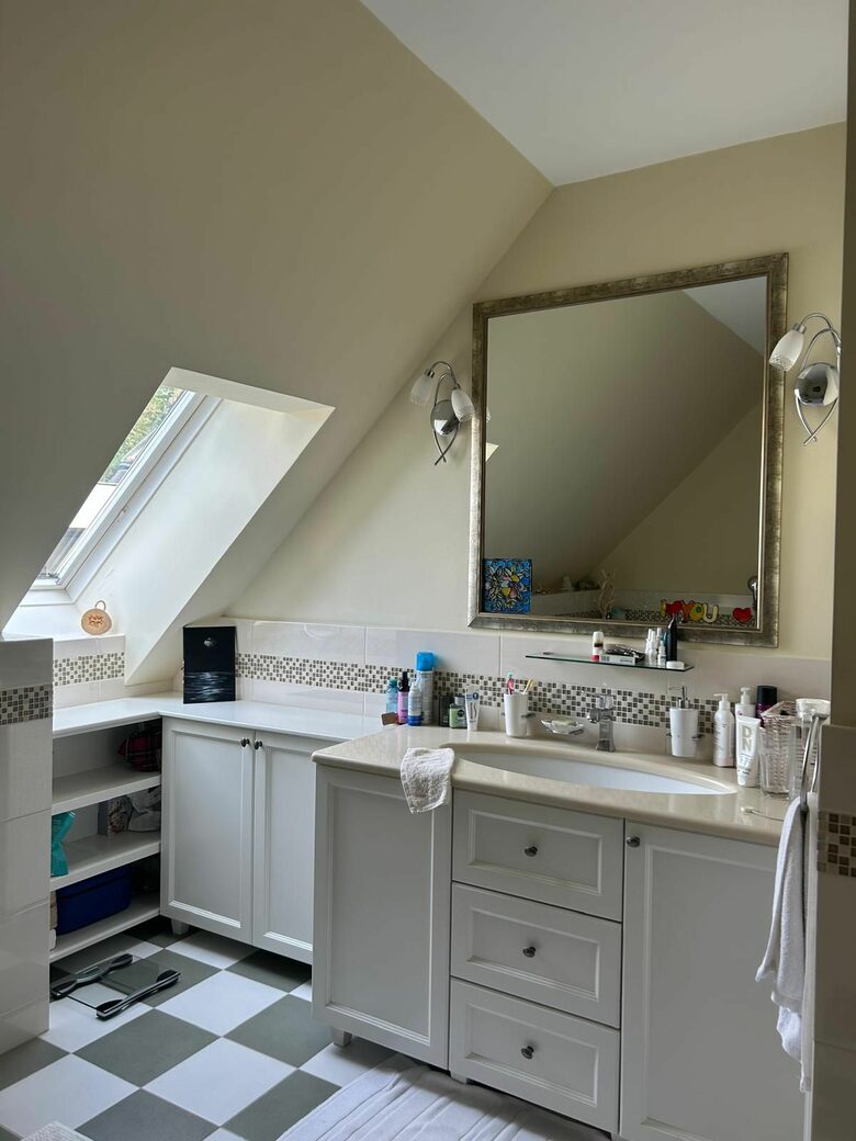 Refined Three-Story Residence near the Castle District - Budapest, Hungary