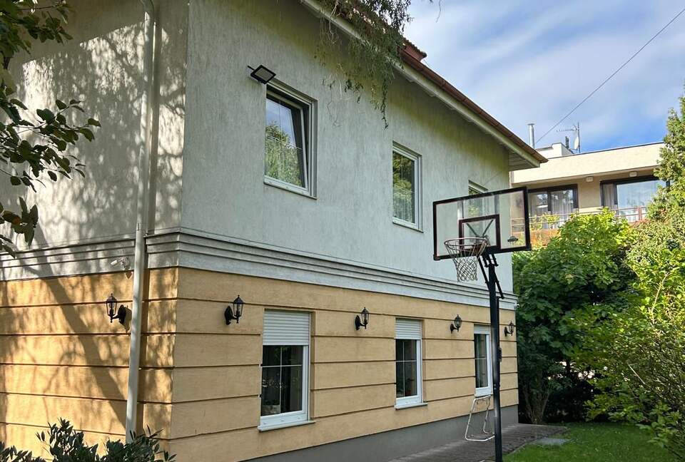 Refined Three-Story Residence near the Castle District - Budapest, Hungary