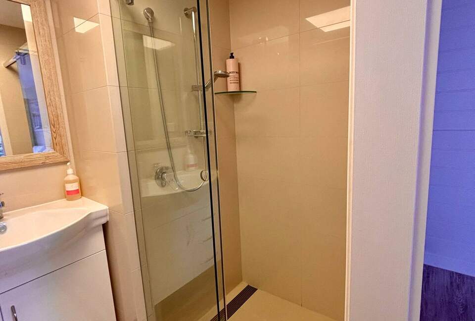 Charming Coastal Hideaway Near Royal National Park - Bundeena, Australia