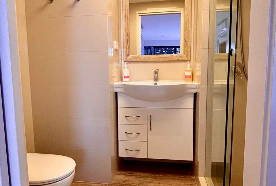 Charming Coastal Hideaway Near Royal National Park - Bundeena, Australia