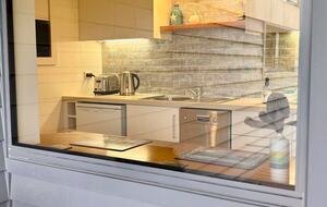 Charming Coastal Hideaway Near Royal National Park - Bundeena, Australia