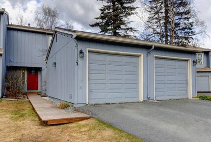 Bright & Comfortable Anchorage Escape - Anchorage, Alaska