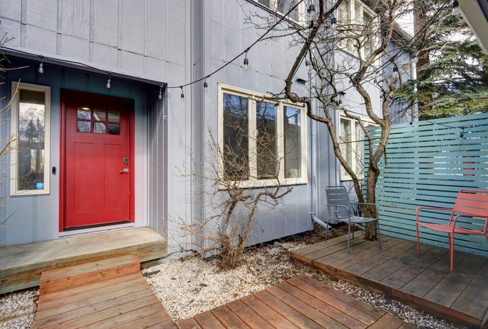 Bright & Comfortable Anchorage Escape - Anchorage, Alaska