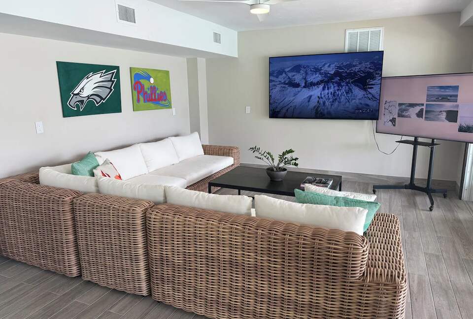 Vanderbilt Lagoon Elegance | Sunsets and Sophistication - Naples, Florida