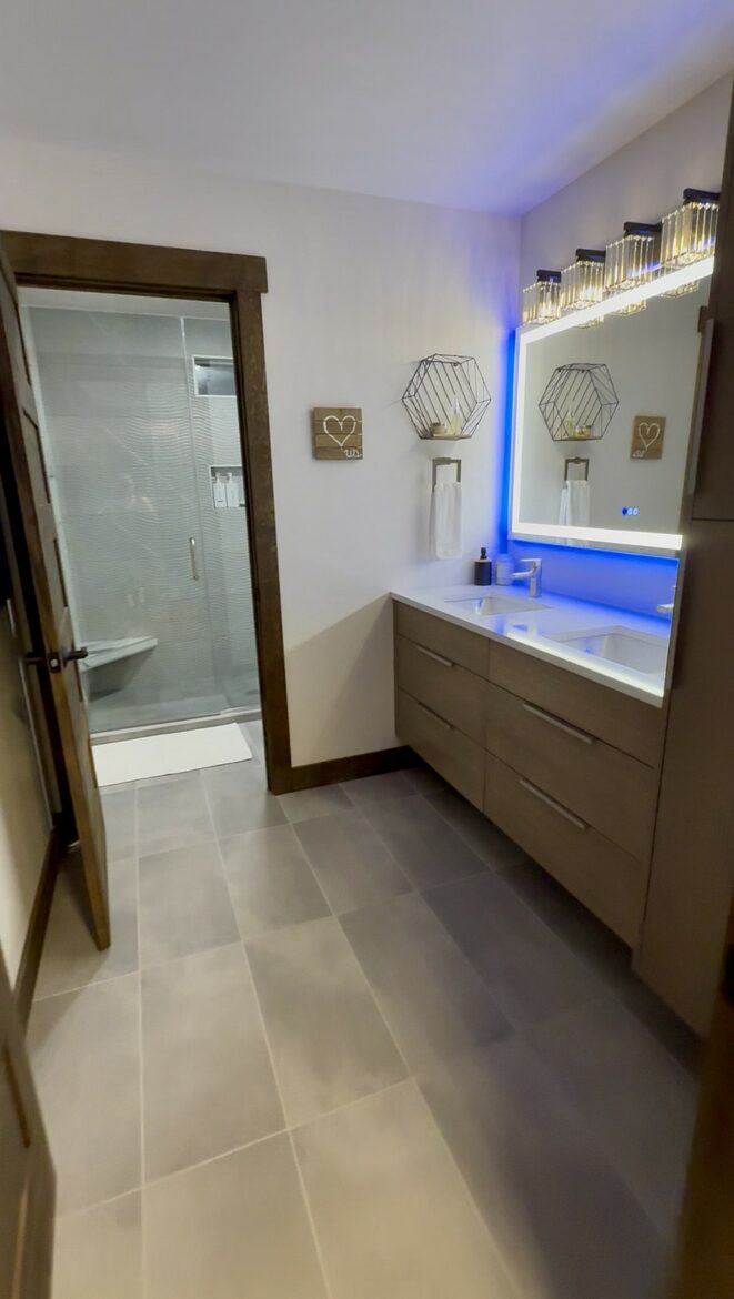 Main Bathroom upstairs