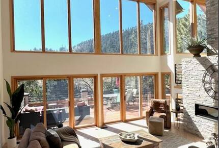 Elegant Foothills Escape Minutes from Pearl Street - Boulder, Colorado