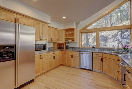 Elegant Foothills Escape Minutes from Pearl Street - Boulder, Colorado