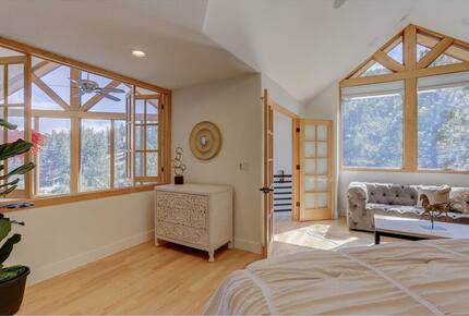 Elegant Foothills Escape Minutes from Pearl Street - Boulder, Colorado