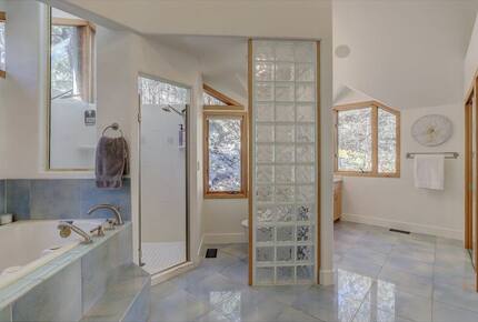 Elegant Foothills Escape Minutes from Pearl Street - Boulder, Colorado