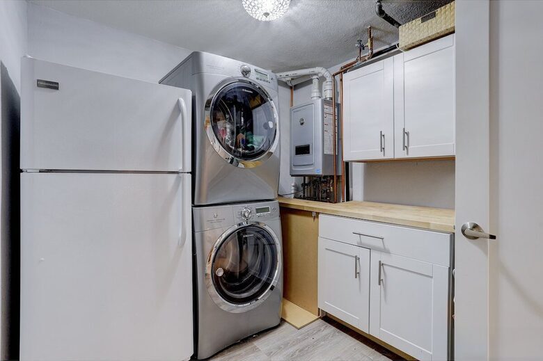 Elegant Foothills Escape Minutes from Pearl Street - Boulder, Colorado