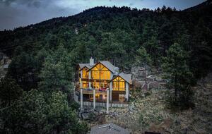 Elegant Foothills Escape Minutes from Pearl Street - Boulder, Colorado