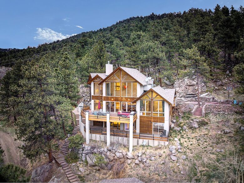 Elegant Foothills Escape Minutes from Pearl Street - Boulder, Colorado