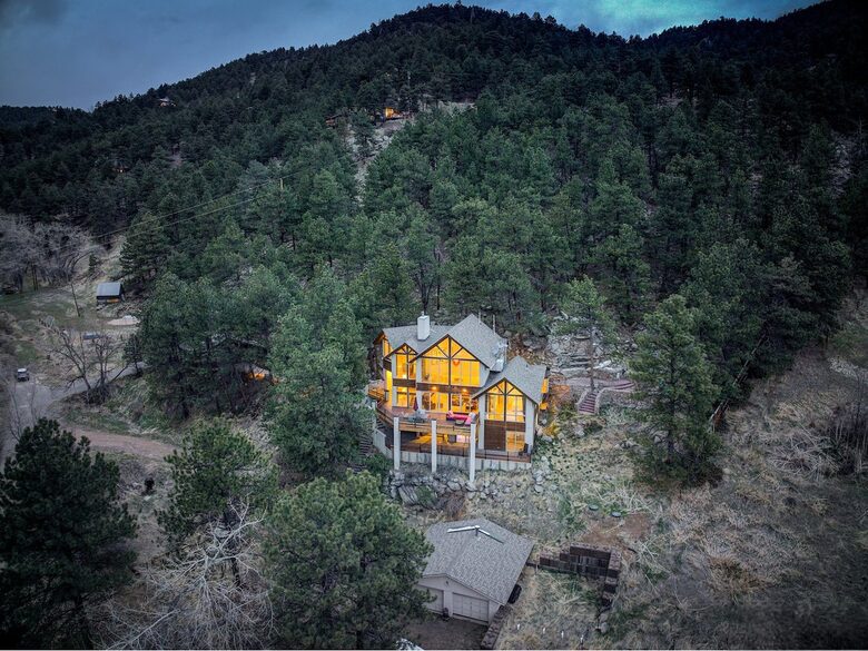 Elegant Foothills Escape Minutes from Pearl Street - Boulder, Colorado