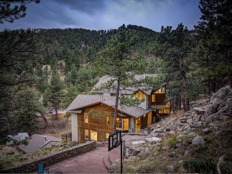 Elegant Foothills Escape Minutes from Pearl Street - Boulder, Colorado