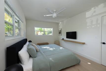 Stylish 2BR Miami Retreat with Botanical Interiors & Backyard Oasis - Miami, Florida