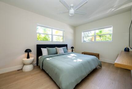 Stylish 2BR Miami Retreat with Botanical Interiors & Backyard Oasis - Miami, Florida