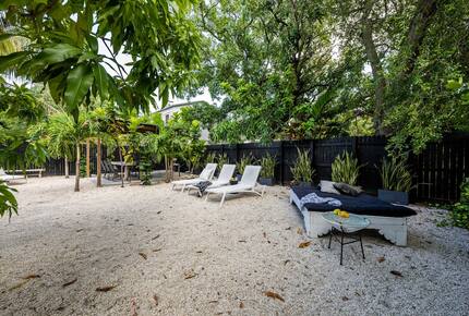 Stylish 2BR Miami Retreat with Botanical Interiors & Backyard Oasis - Miami, Florida