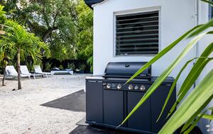 Stylish 2BR Miami Retreat with Botanical Interiors & Backyard Oasis - Miami, Florida