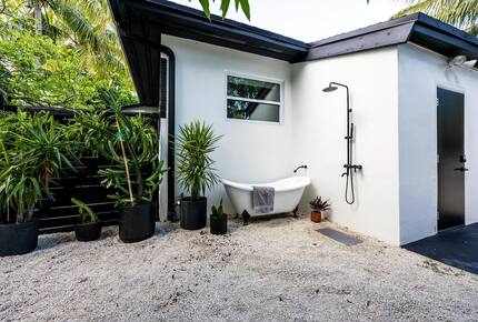 Stylish 2BR Miami Retreat with Botanical Interiors & Backyard Oasis - Miami, Florida