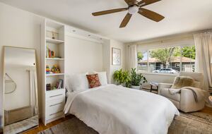 Sunny Solarium Retreat in the Heart of Reno - Reno, Nevada