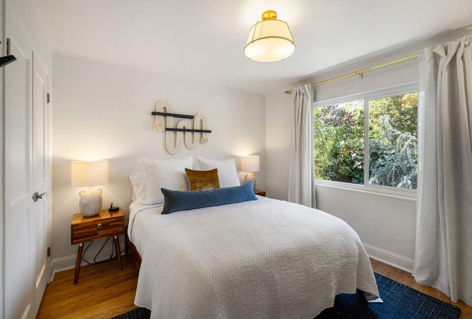 Sunny Solarium Retreat in the Heart of Reno - Reno, Nevada