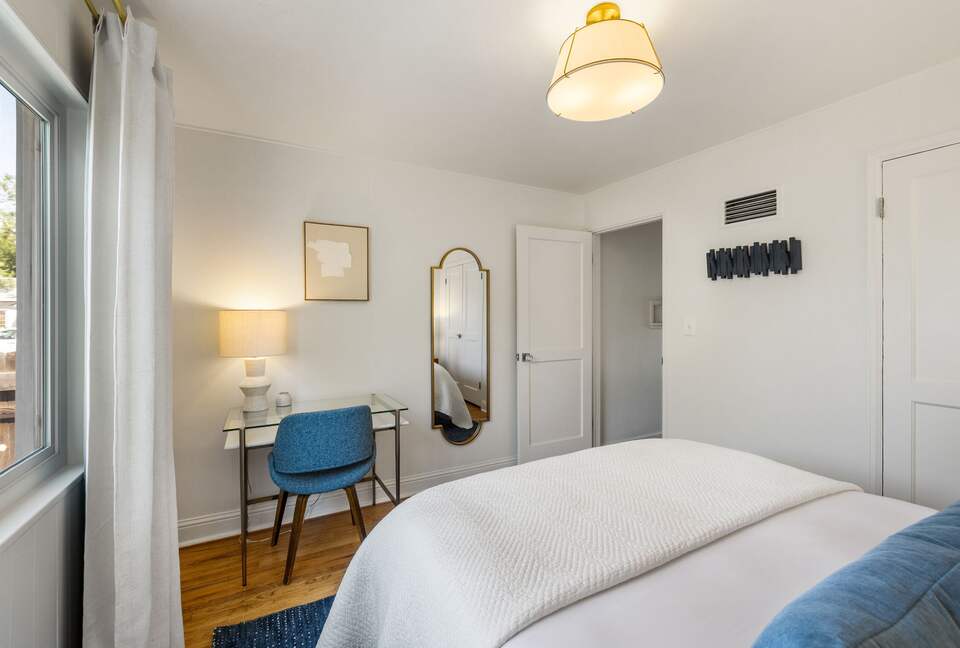 Sunny Solarium Retreat in the Heart of Reno - Reno, Nevada