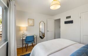 Sunny Solarium Retreat in the Heart of Reno - Reno, Nevada